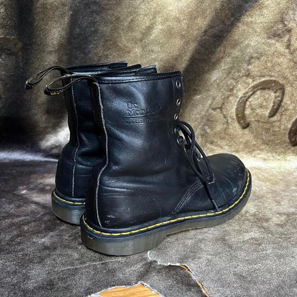 Dr martens black leather lace up combat boots mens size 9 US womens 10 US - Picture 2 of 4